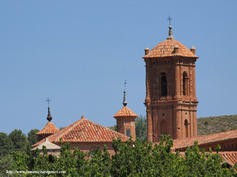 TORRE MUDEJAR EN LA LEJANÍA